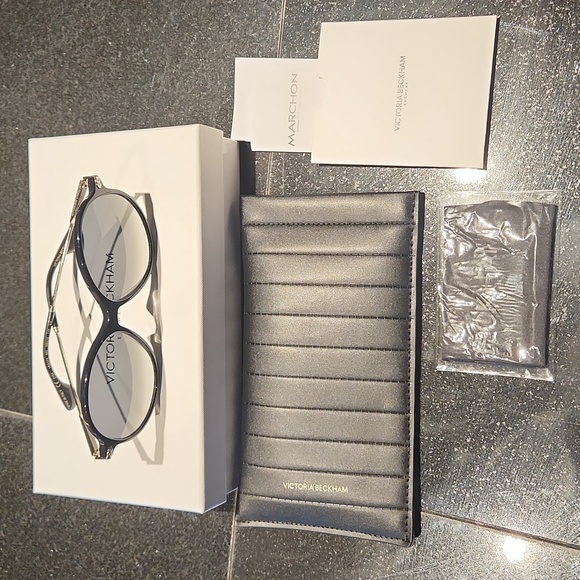 Victoria Beckham Sunglasses Black Round Designer Eyewear - Picture 2 of 8